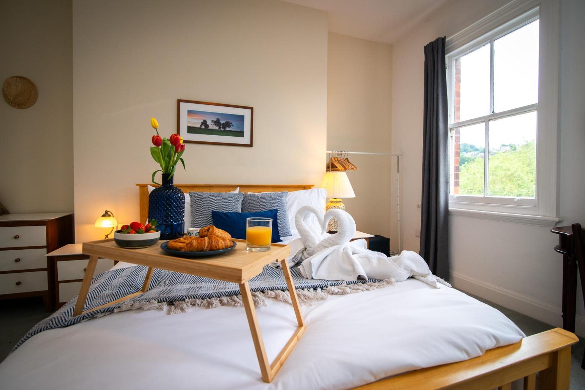 Spacious Retreat With River Views Near Peak District Matlock  Ngoại thất bức ảnh